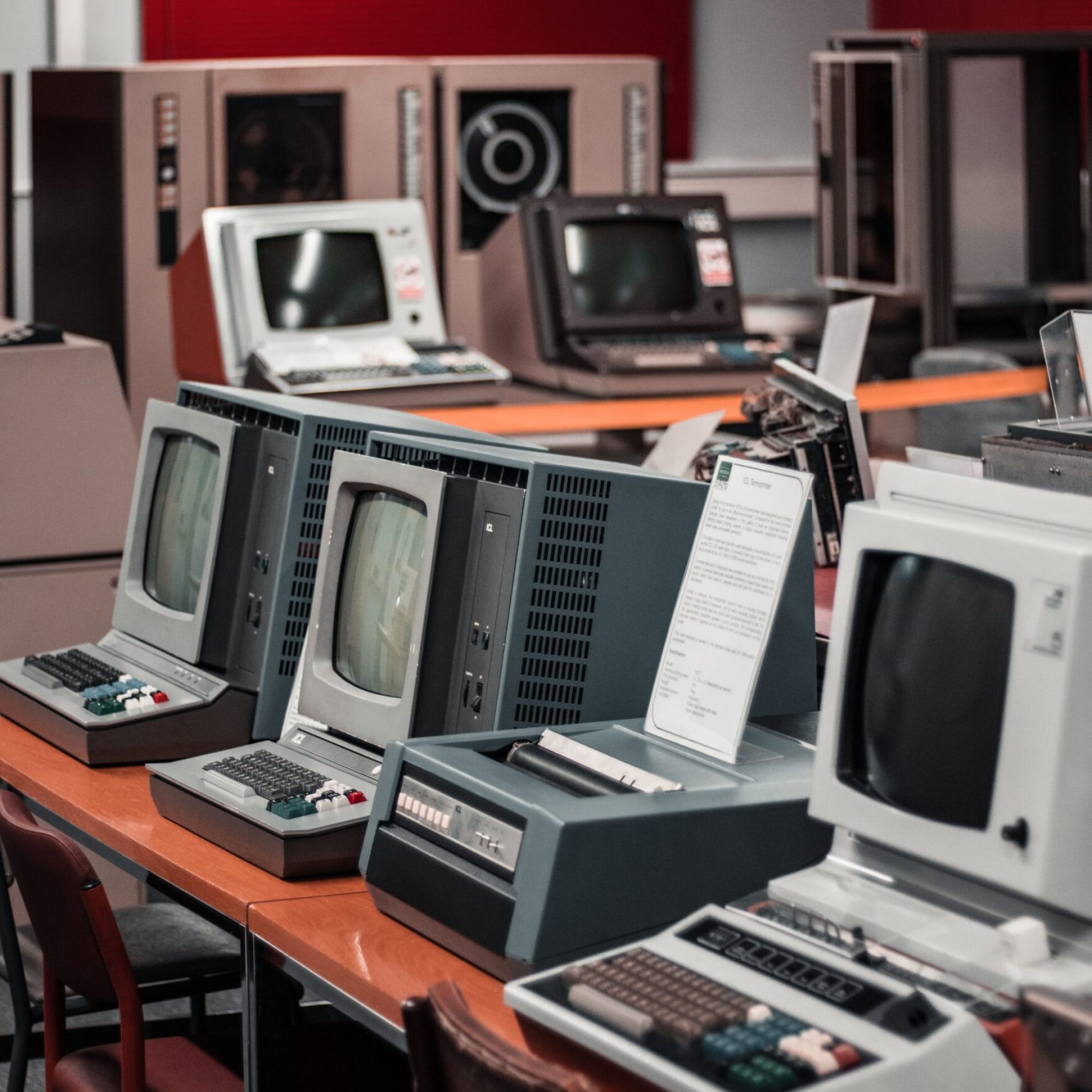 Bletchley-park-coding-computers-min