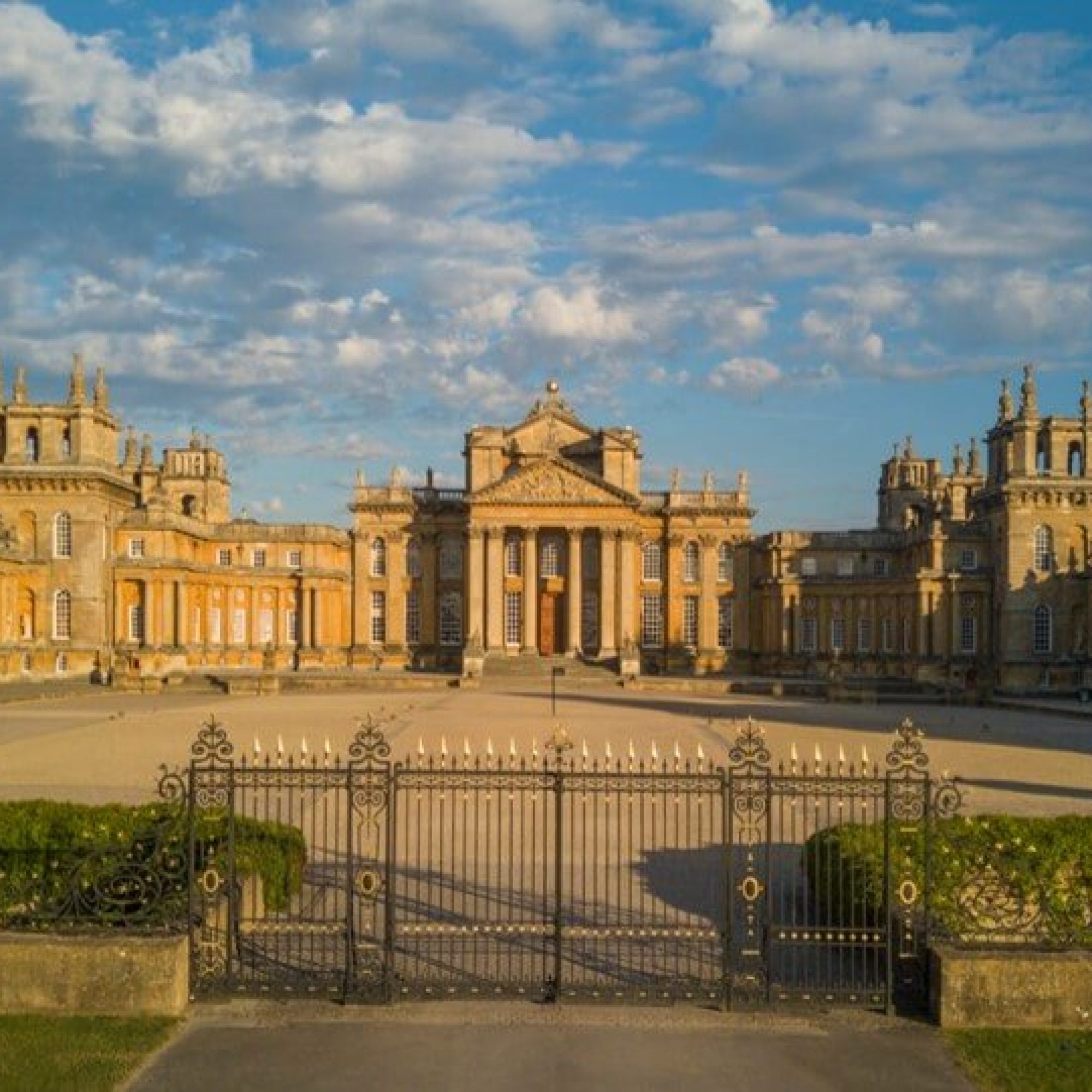 CHRISTMAS AT BLENHEIM PALACE