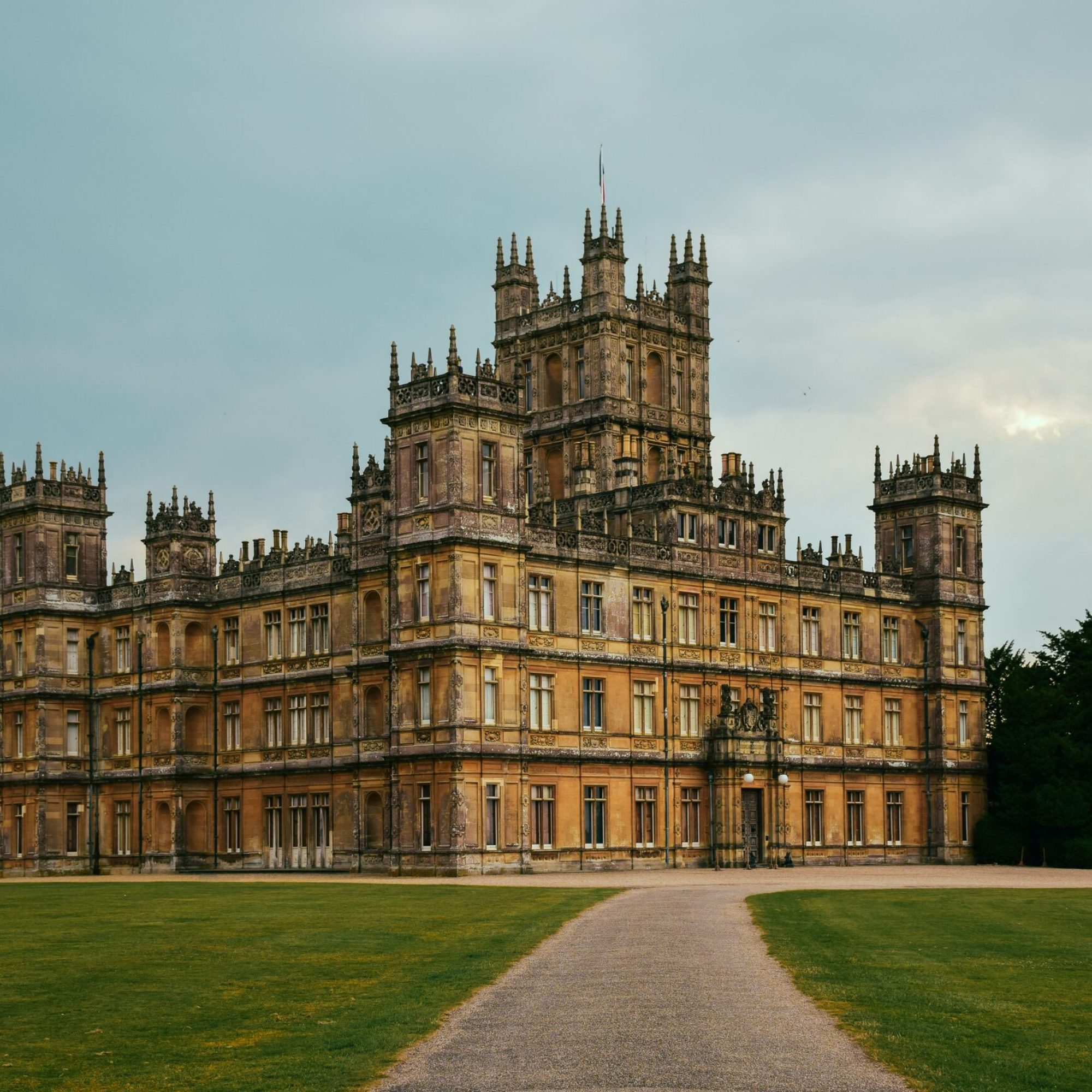Highclere-Castle-Downton-Abbey-exterior (8)