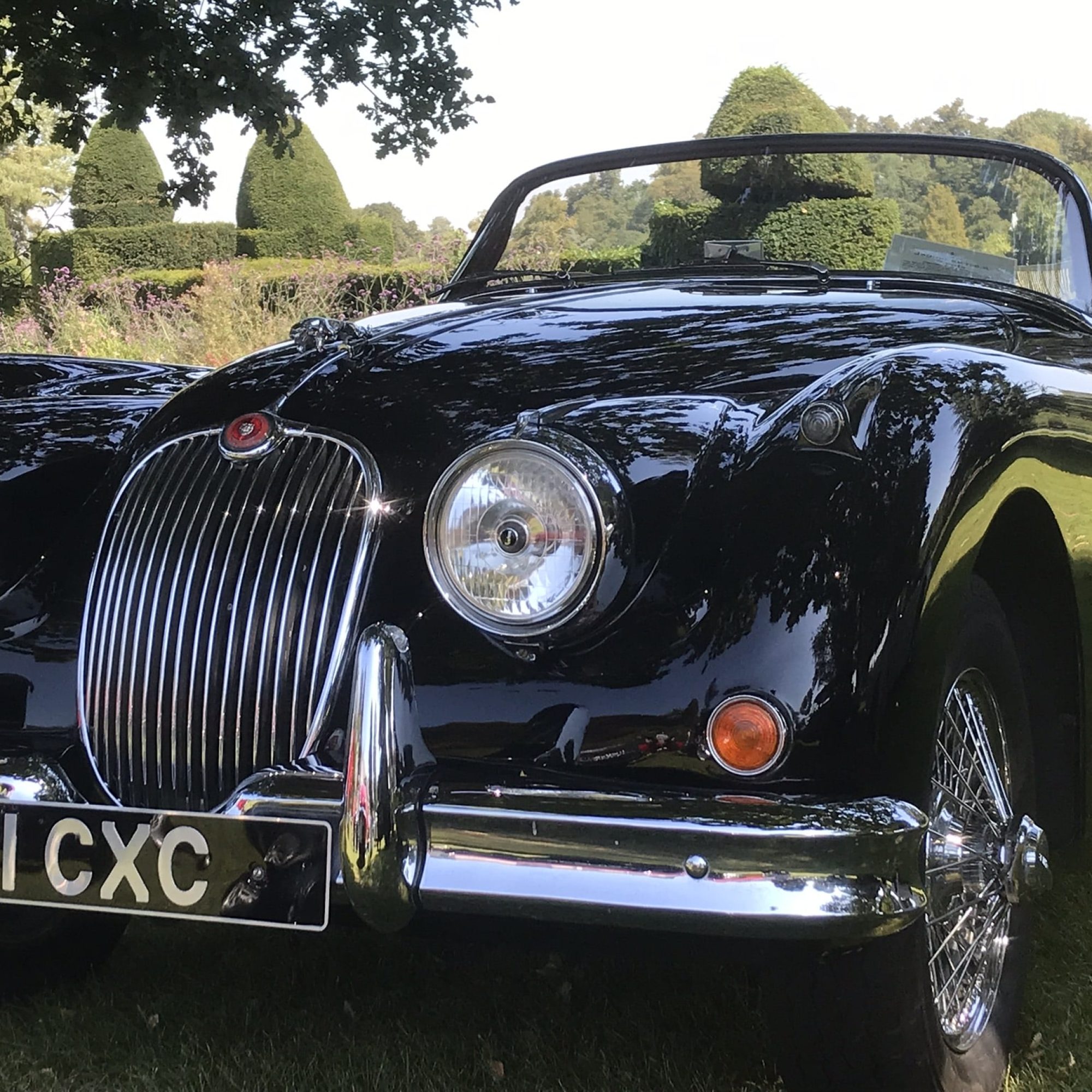 black-classic-car-min