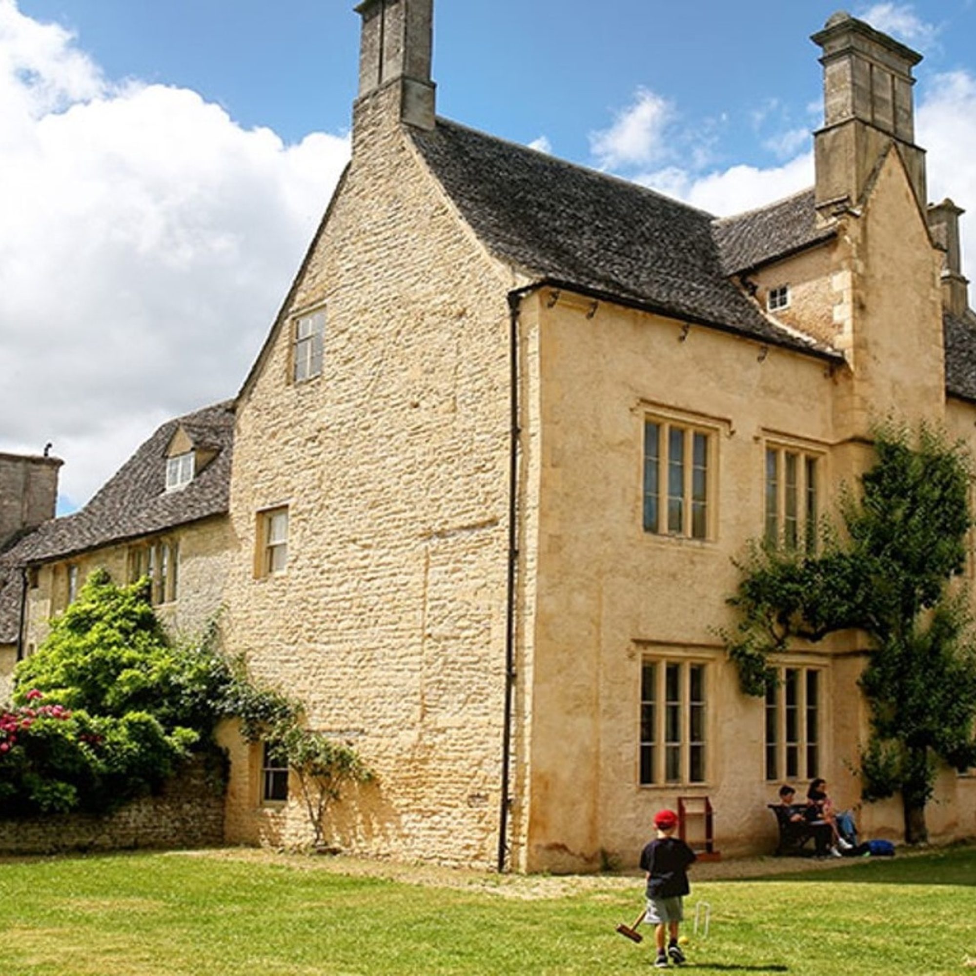 cogges-manor-downton-abbey-min