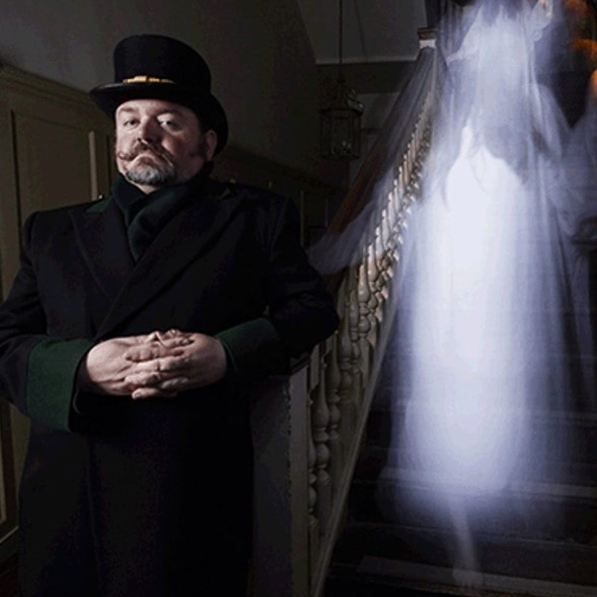 hampton-court-palace-ghost-tourmin
