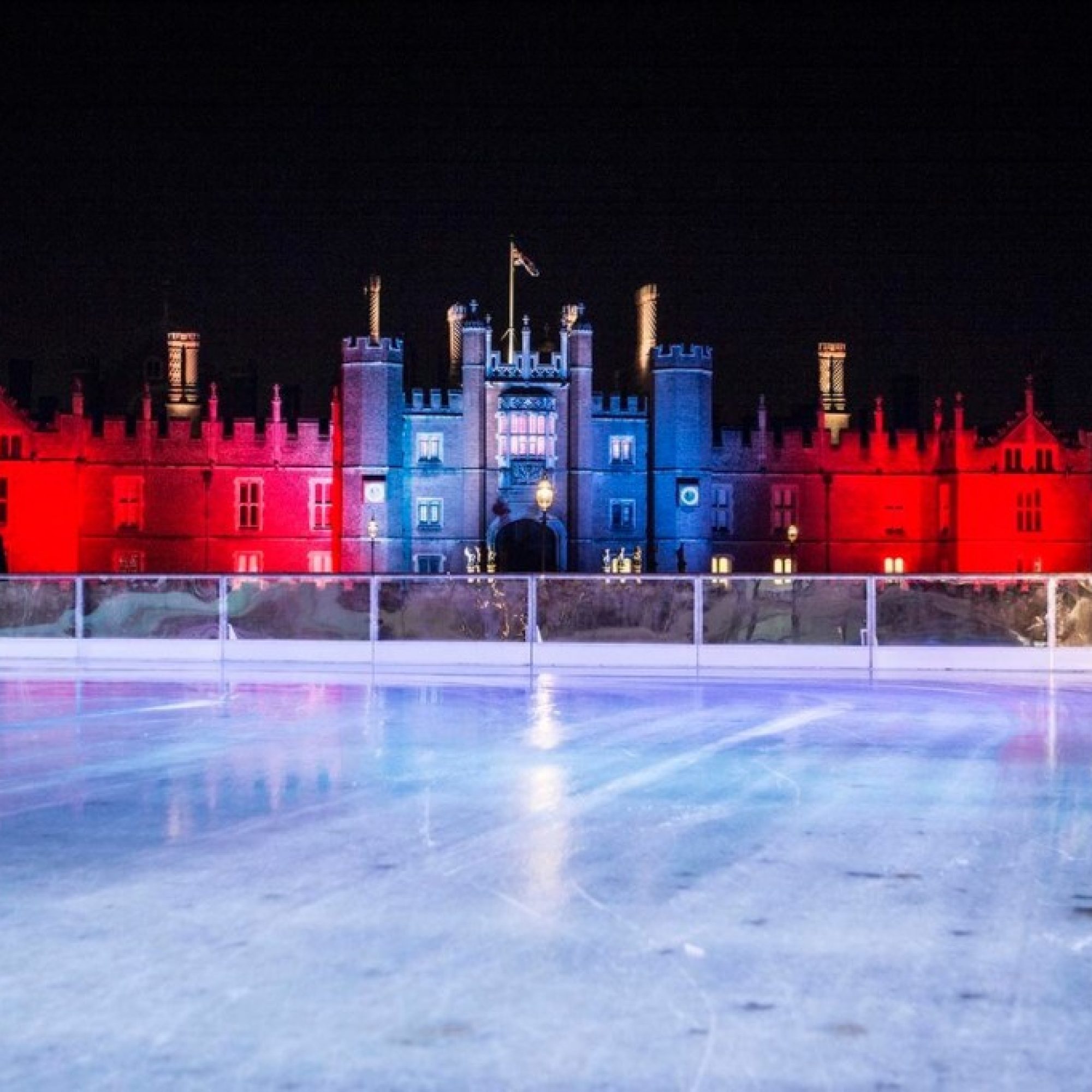 hampton-court-palace-ice-skating-winter (2)