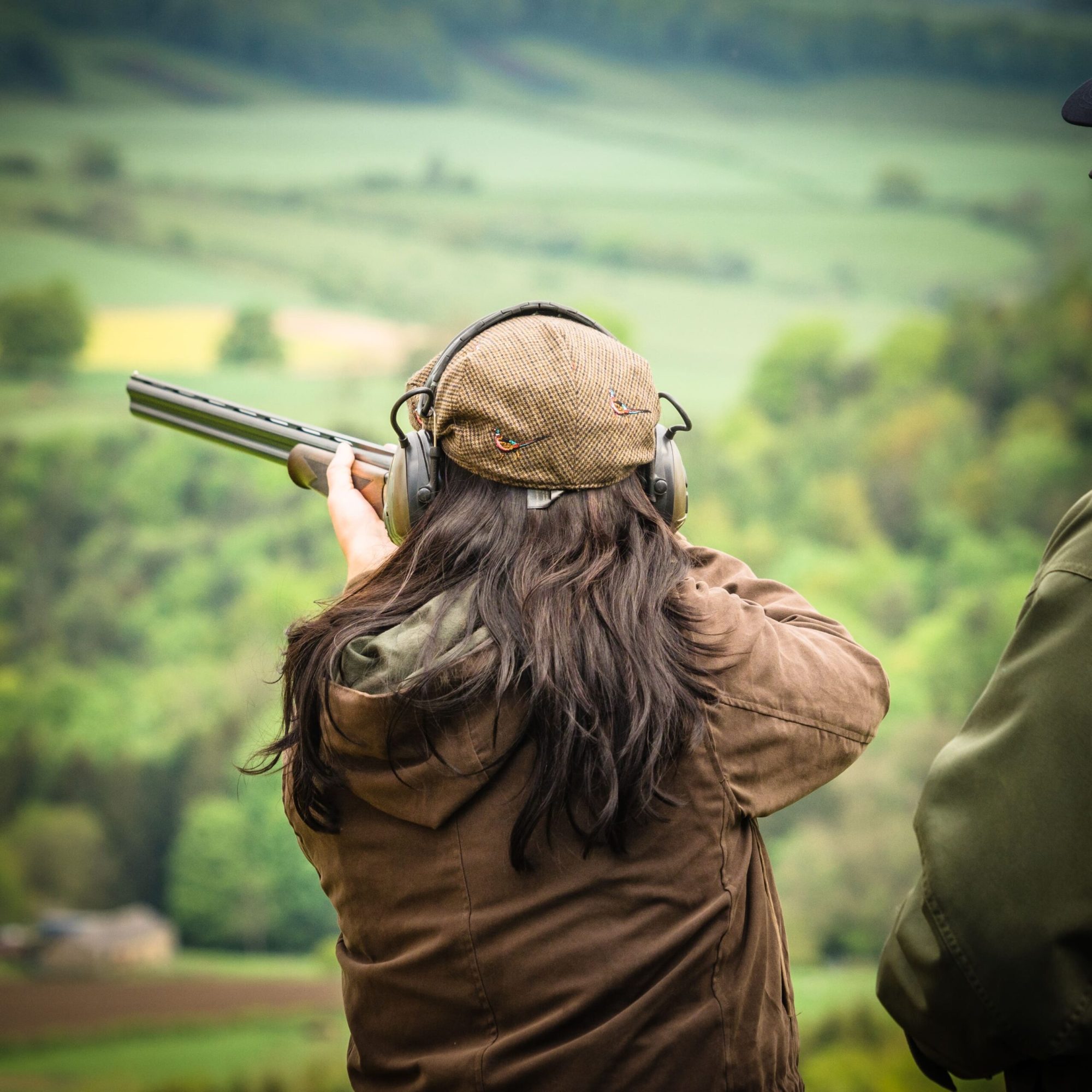 shooting-experience-female-min