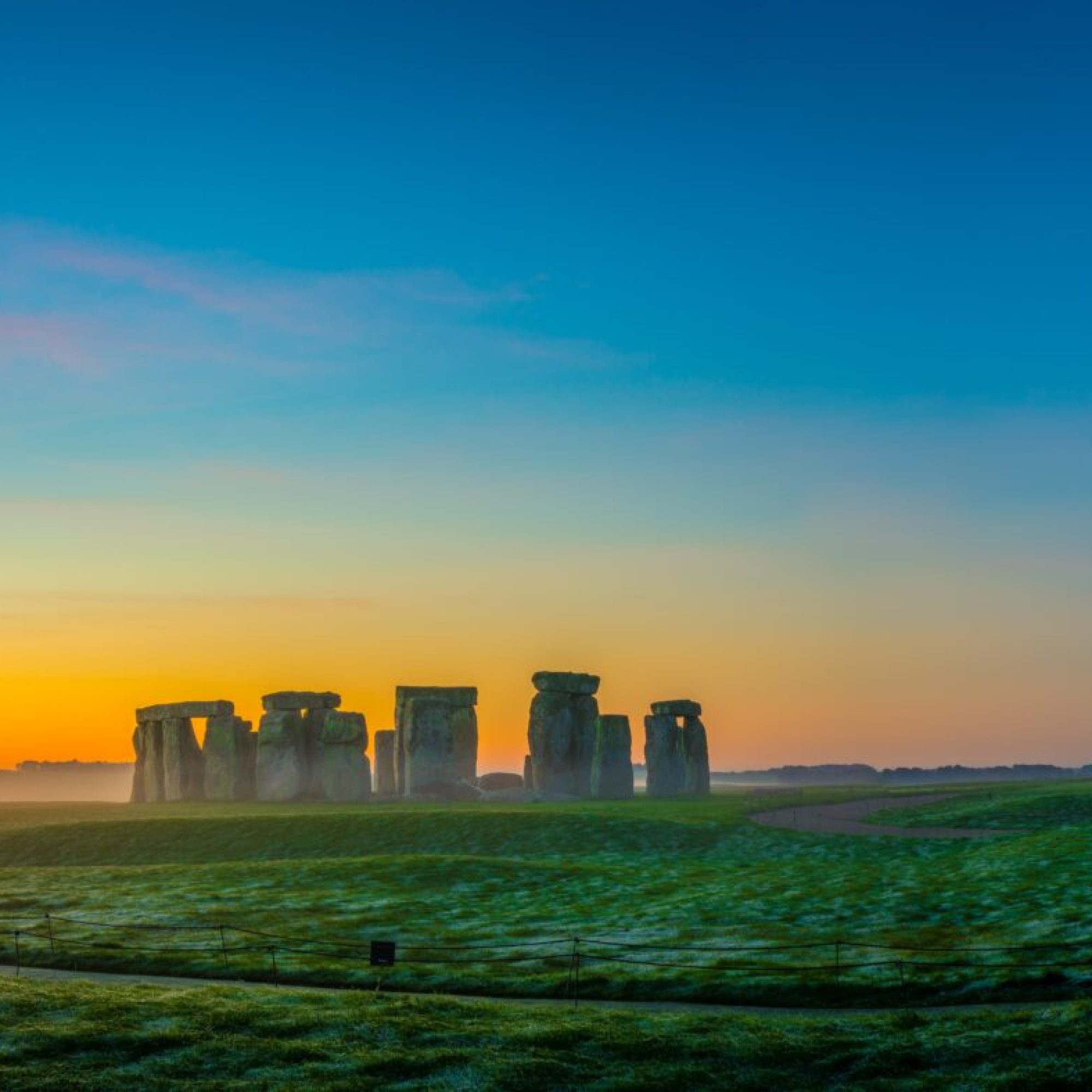 stonehenge-sunrise-sunset-min