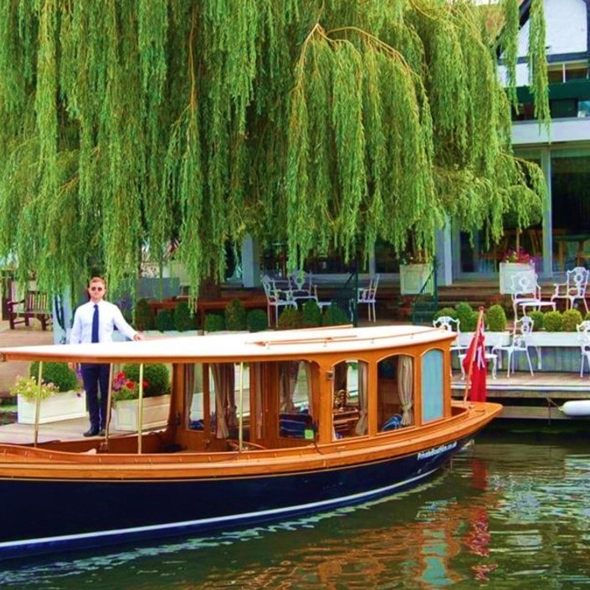 windsor-river-cruising-min